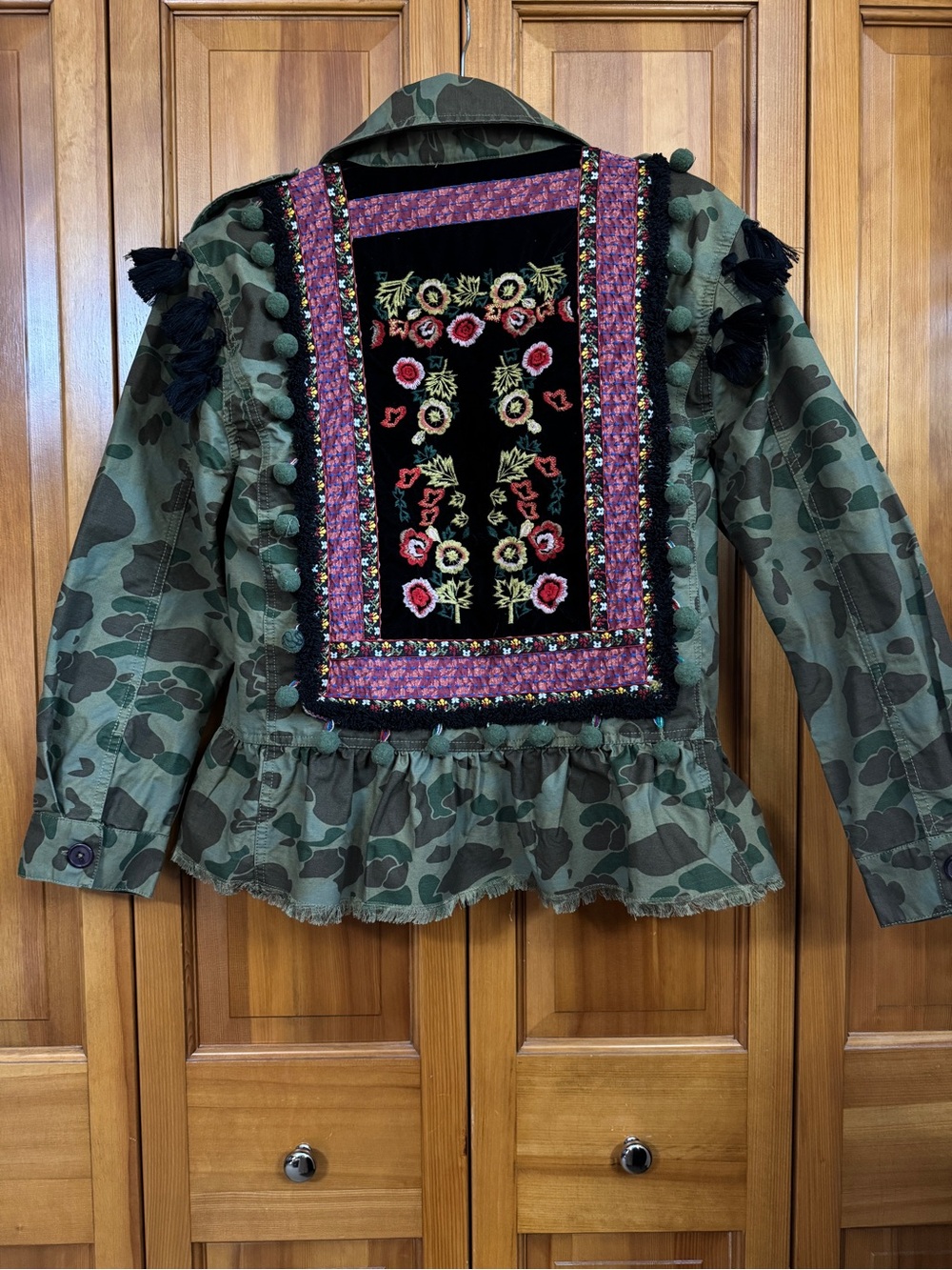 CoffeeShop NY Camo Embroidered Jacket S Boho Tapestry Fringe Tassel Sz S